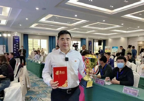 惠農網培訓學員周海龍：外貿商人回鄉養蝦 借力電商在家門口做天下生意